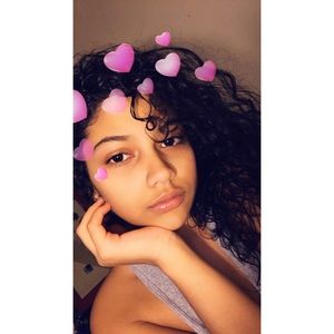 Meet your Posher, Aysha